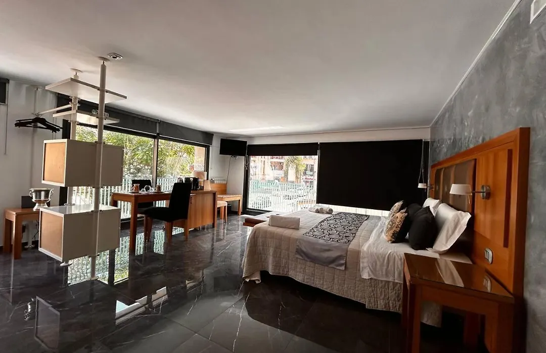 Kefa Suite-1