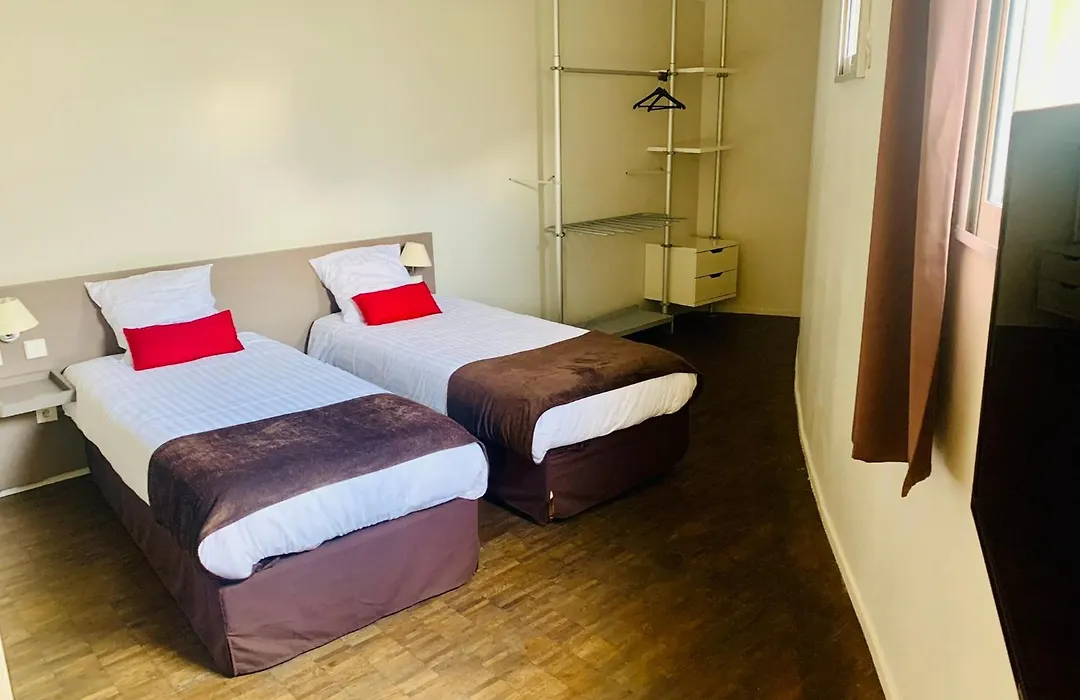 Standing Hotel Suites By Actisource-1