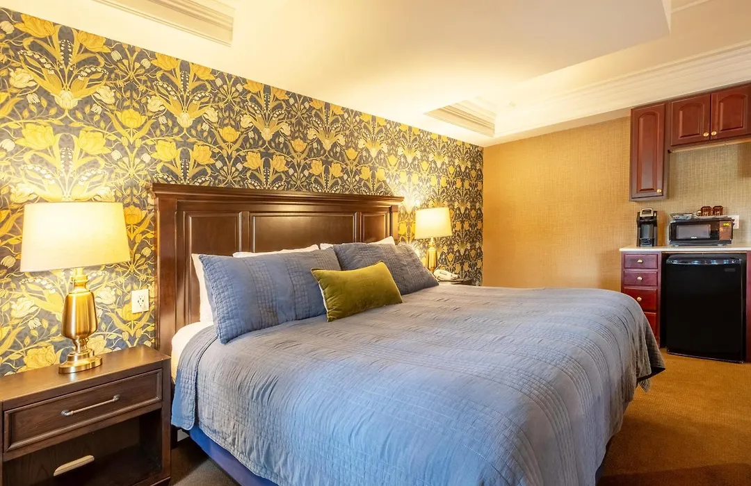 Red Coach Inn-1