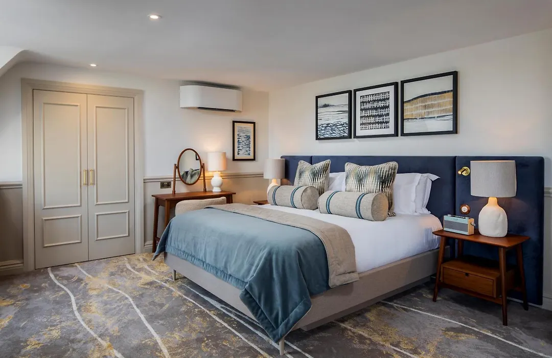 The White Horses By Everly Hotels Collection-1