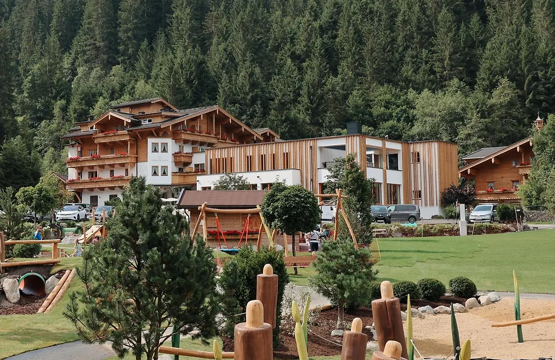 Habachklause Baby- und Kinderhotel | Bauernhof Resort-1