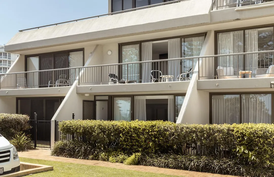 Columbia Beachfront Apartments On Rainbow Bay-1