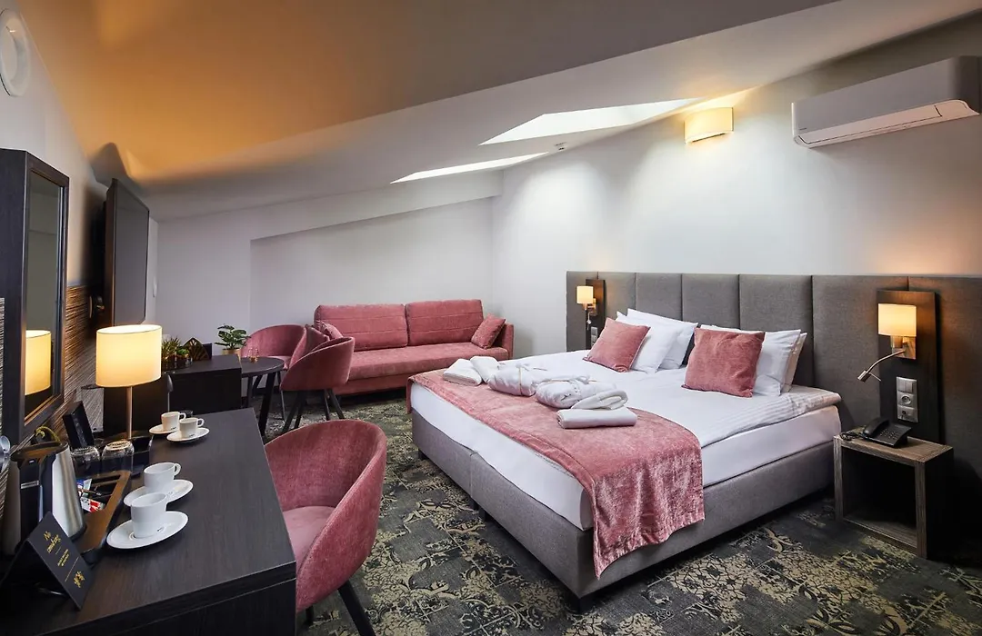 Hotel Estera-1