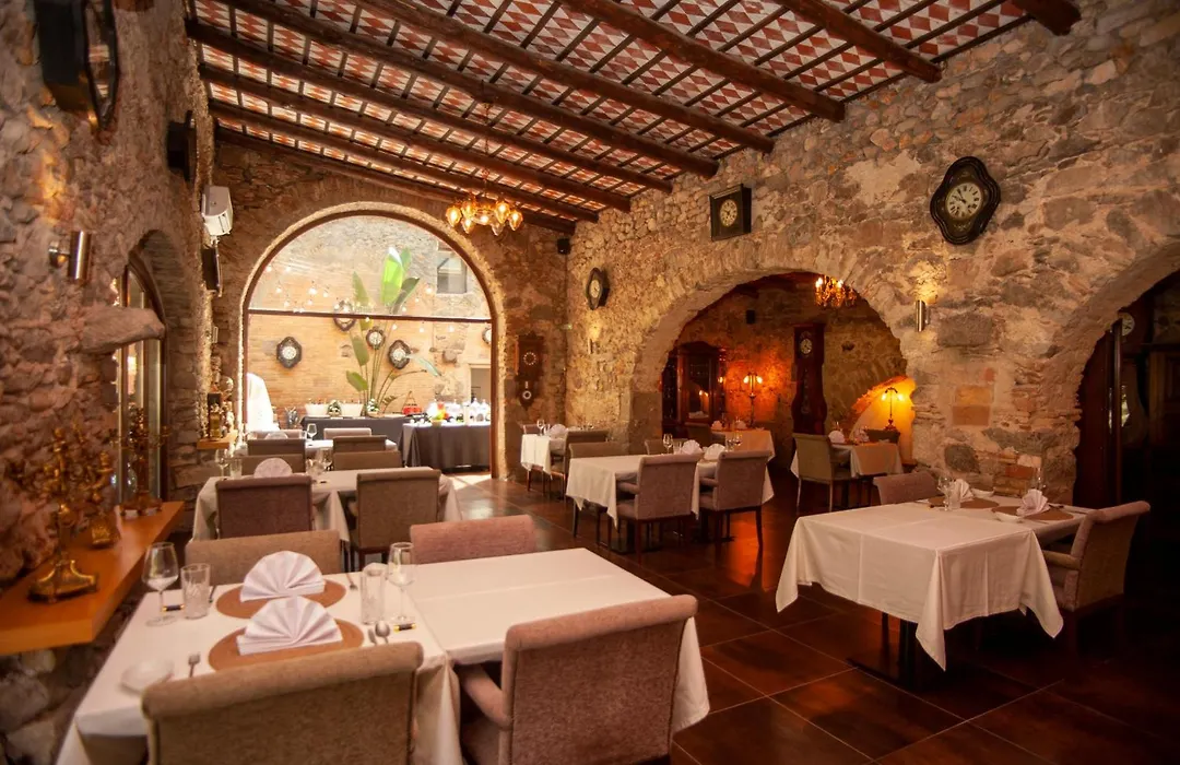 Hotel Aires De L'Emporda-1