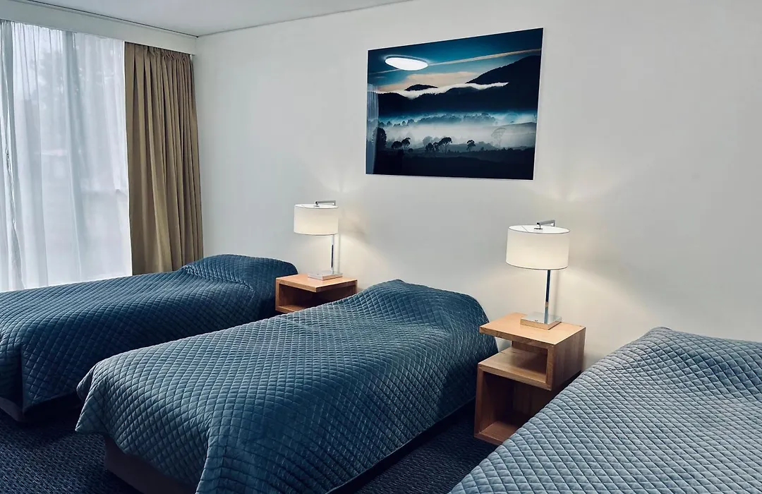 Heemskirk Motor Hotel-1