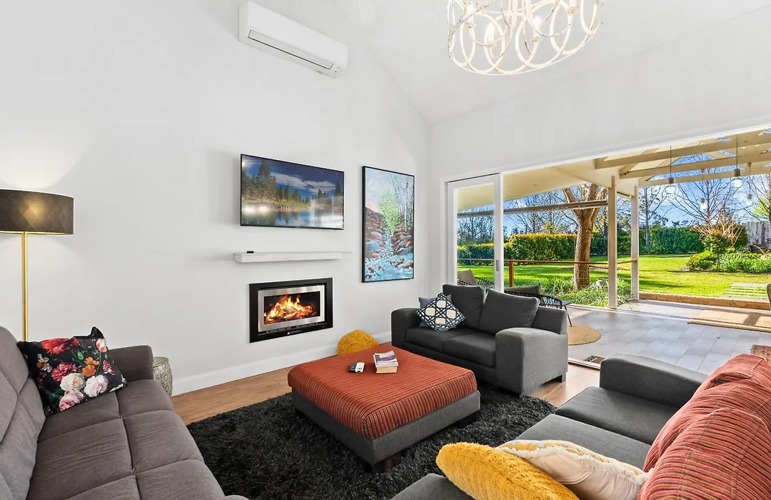 One Bedroom Cottage With Pets Allowed In The Rose Suite Only-Fee Applies-1
