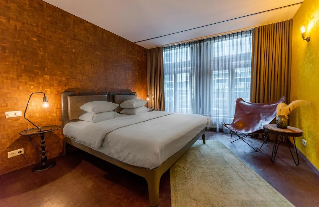 Hotel V Nesplein-1