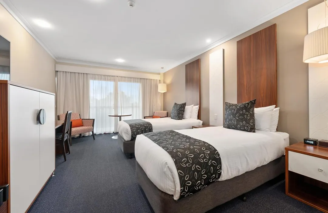 Quality Hotel Taylors Lakes-1
