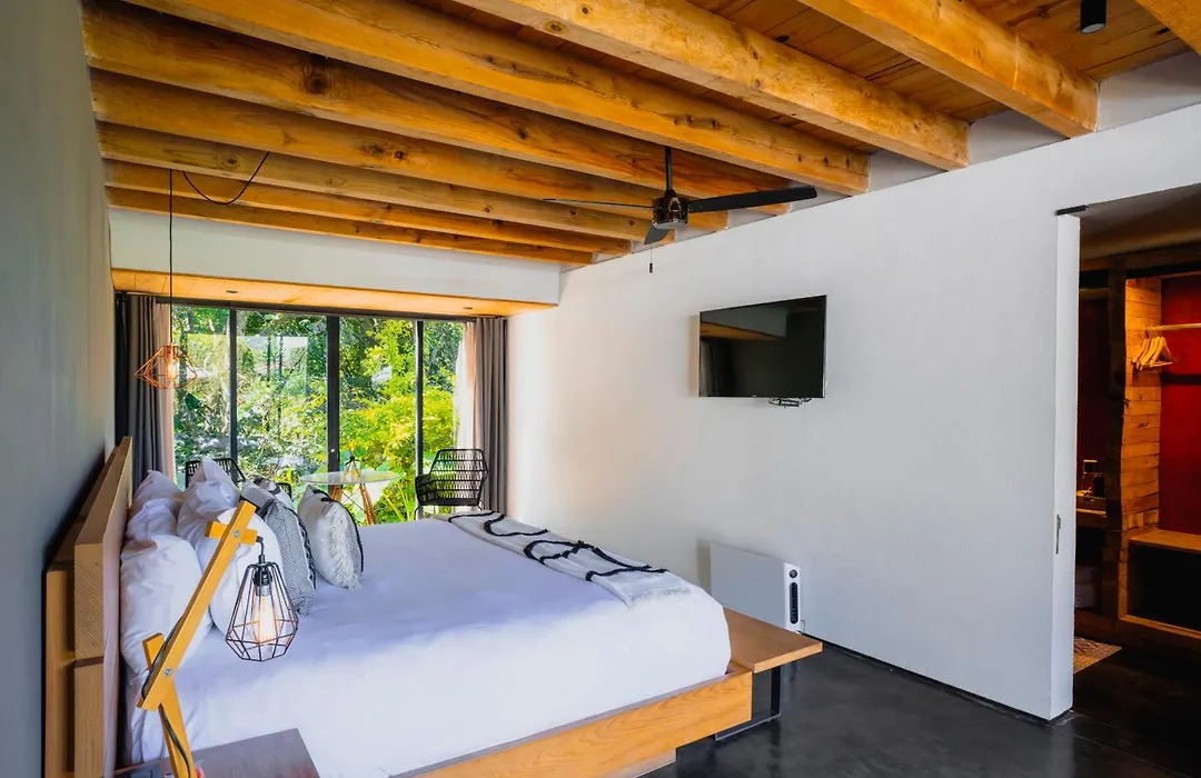 Casa Chichipicas Hotel Boutique-1