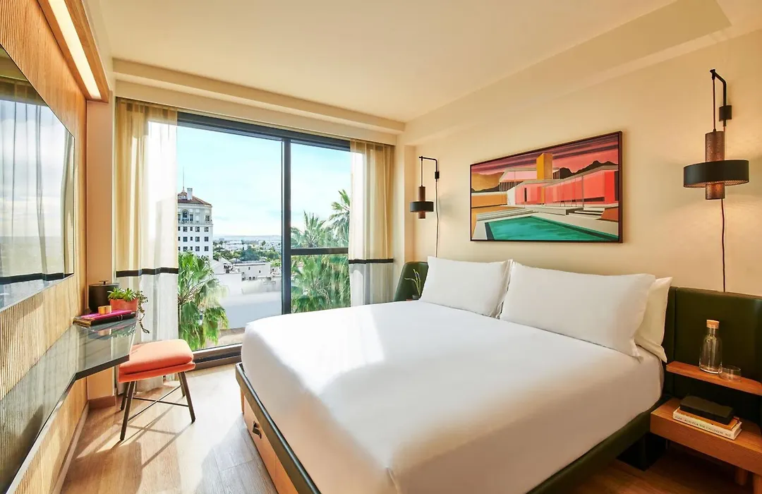 HOLLYWOOD VOLUME, a Tribute Portfolio Hotel-1