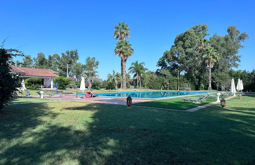 Villa Garden-1