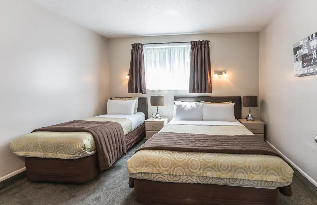 Strathern Motor Lodge-1