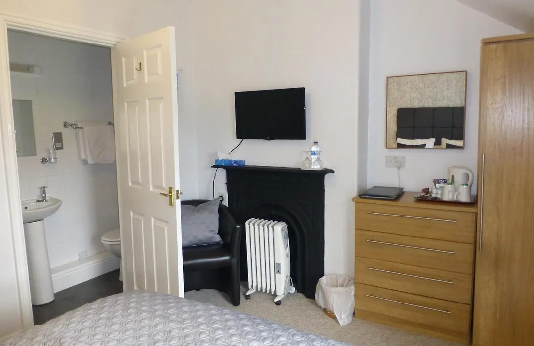 Bryn Derwen Guest House-1
