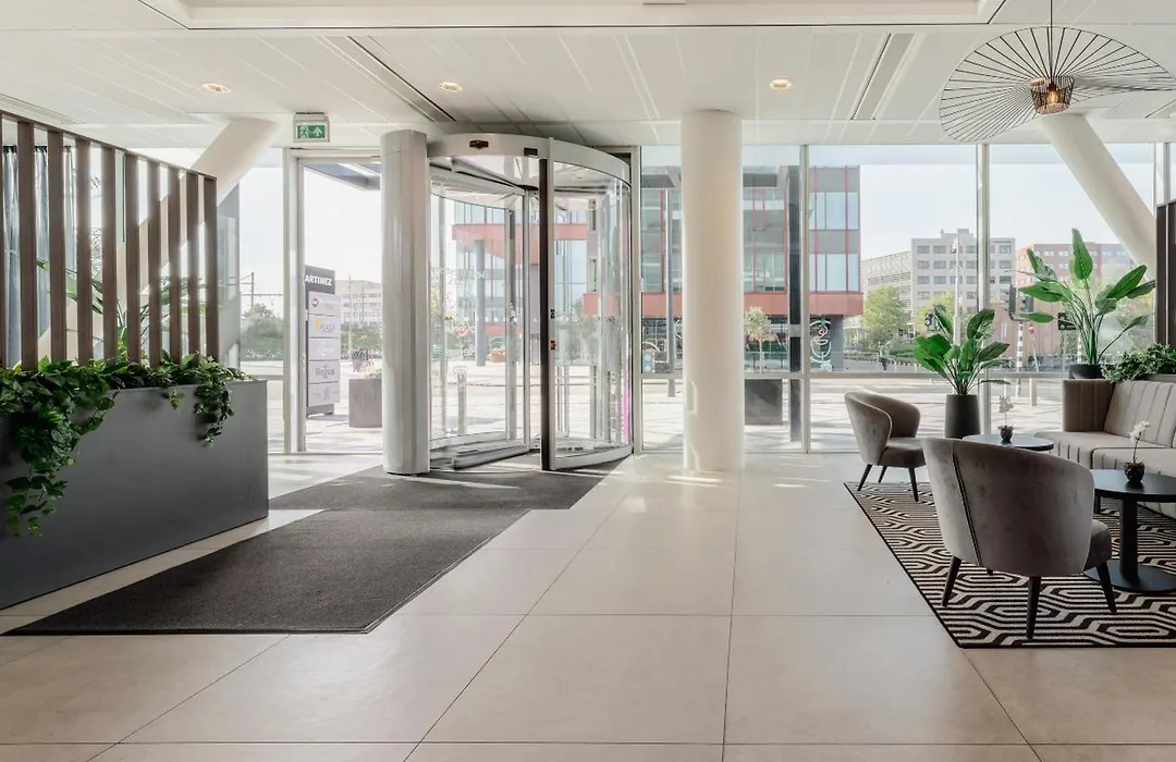 Plaza Premium Almere-1