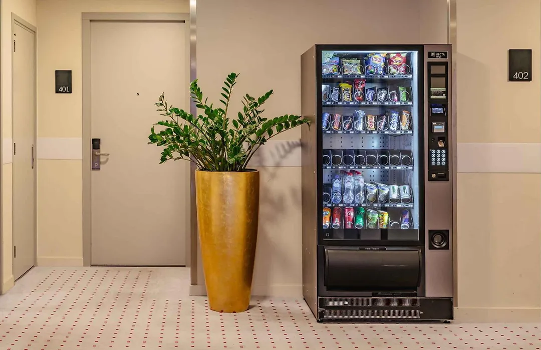 Plaza Premium Den Haag City Center-1