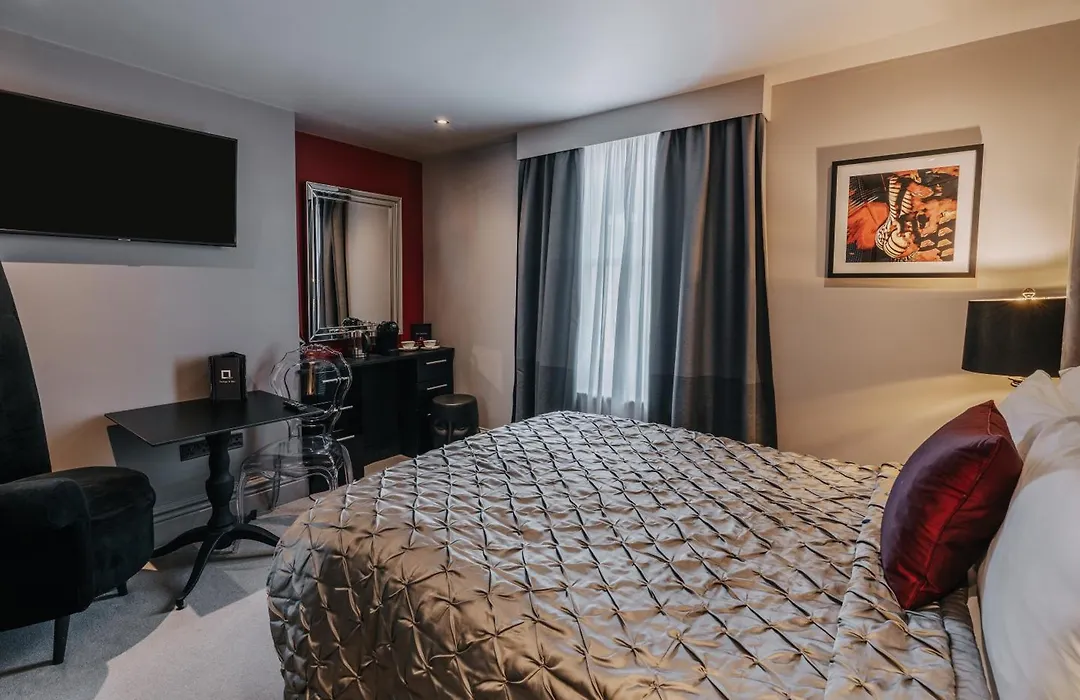 Square Townhouse-1