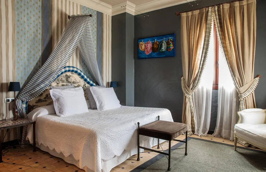 Hotel Pago De Cirsus-1