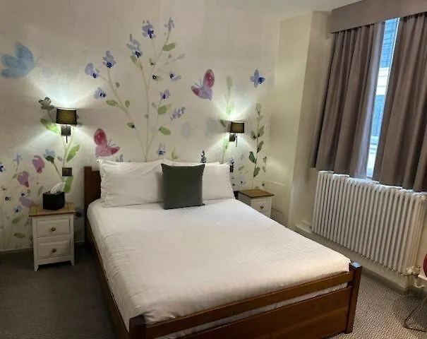 The Fitzrovia Belle Hotel-1