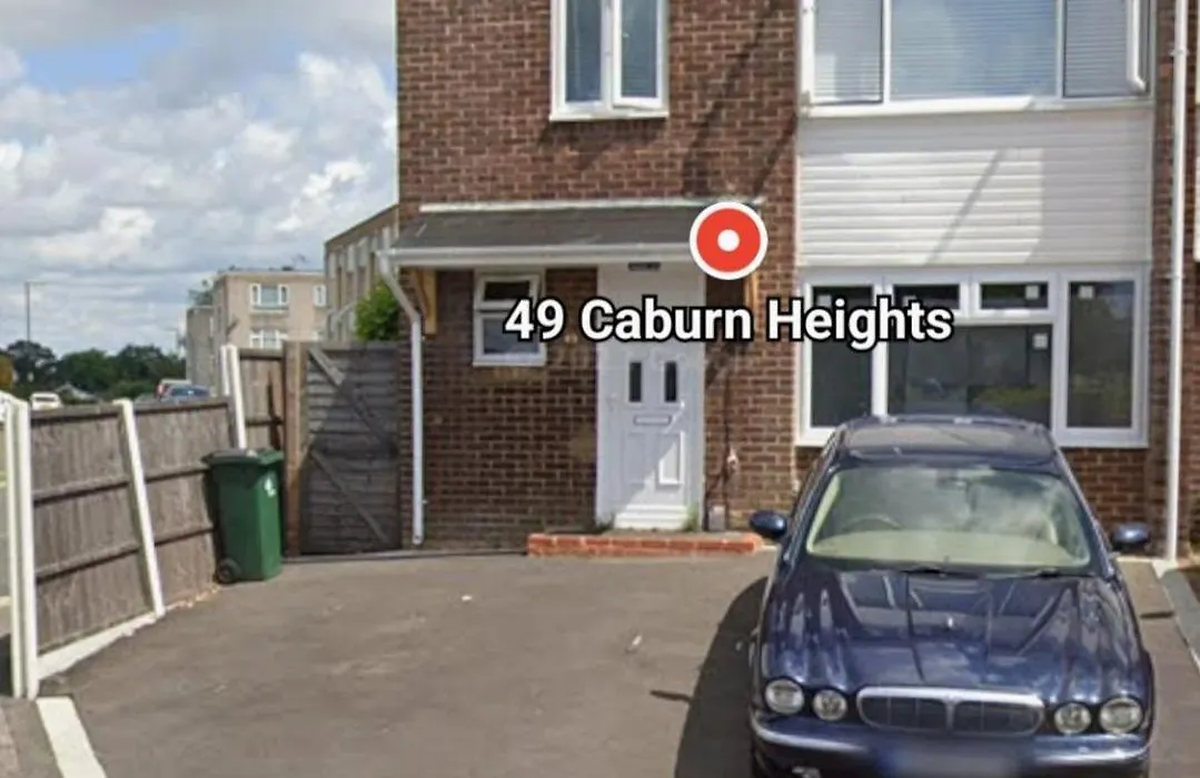 Gatwick Guest House - Short & Long Stay, Airport Parking, Airport Shuttle, Early & Late Check In - 49, Rh11 8Qx-1