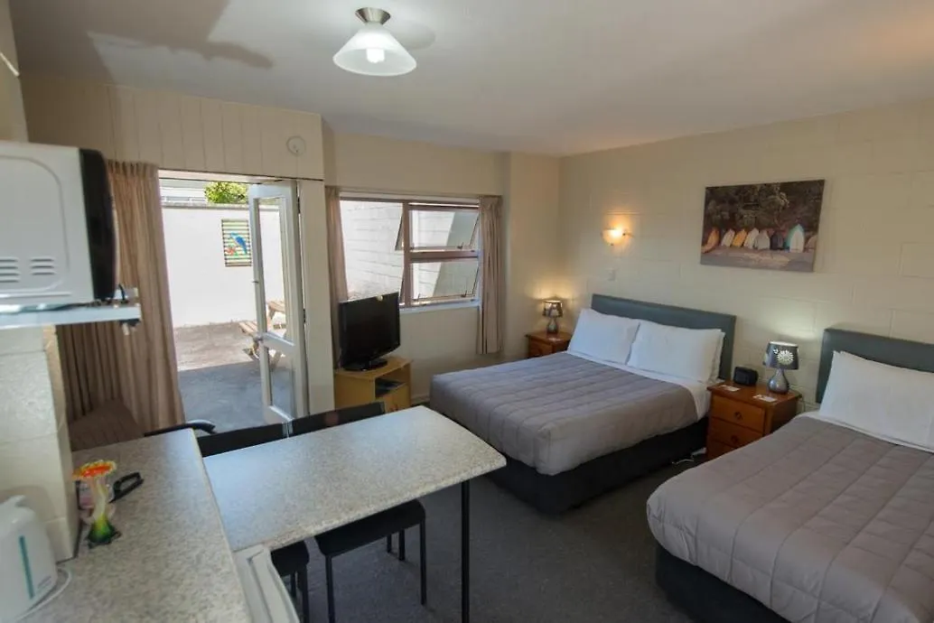 Howick Motor Lodge-1
