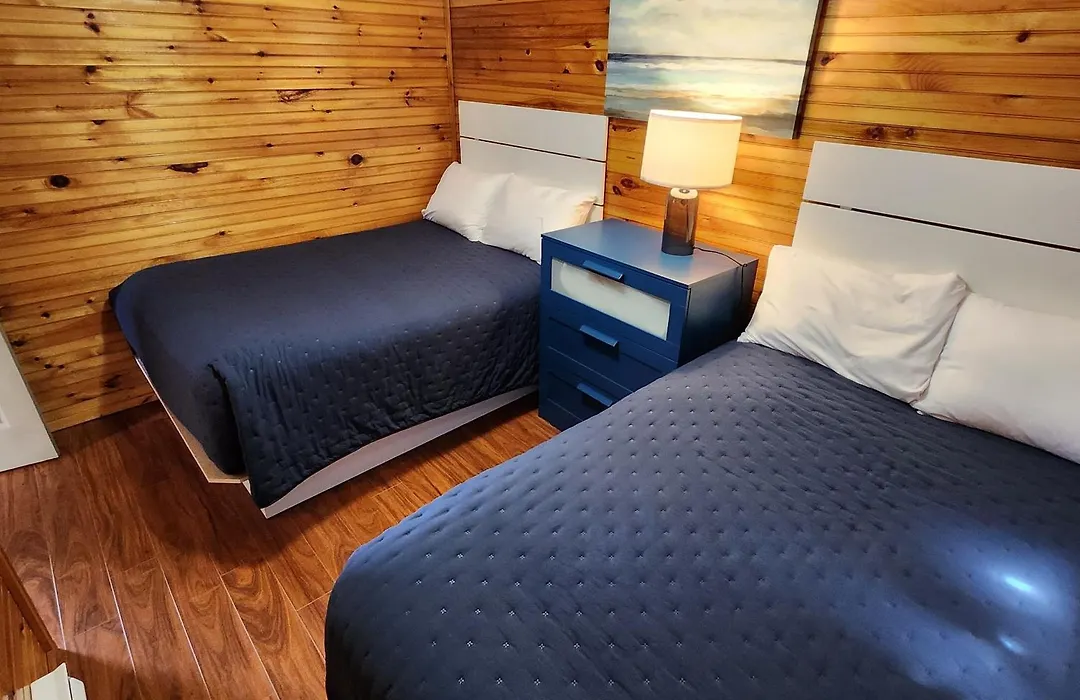 Cavendish Bosom Buddies Cottage Resort-1