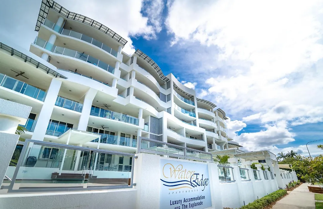 Waters Edge Apartment Cairns-1