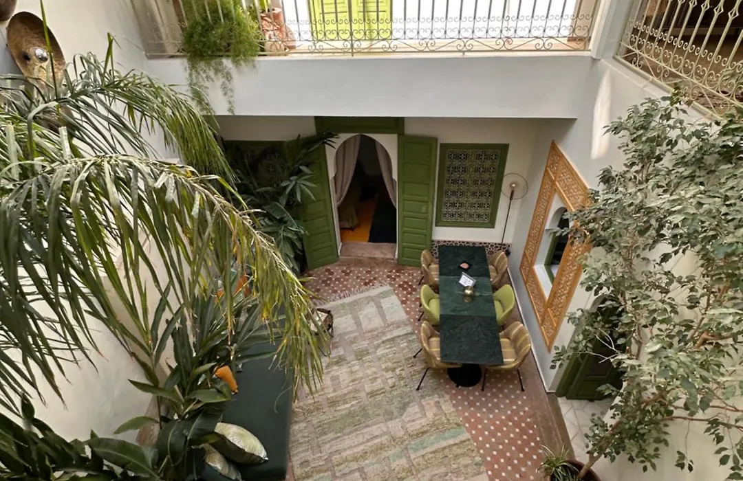 Riad Dar Adal exclusivité 2 à 6 personnes petit déjeuner compris place jemaa El fna-1