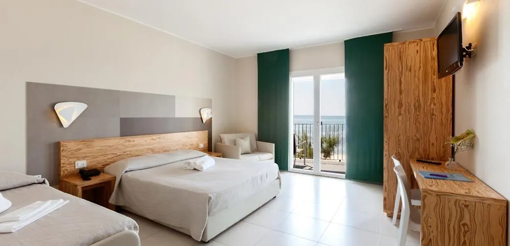 Hotel la Spiaggia-1