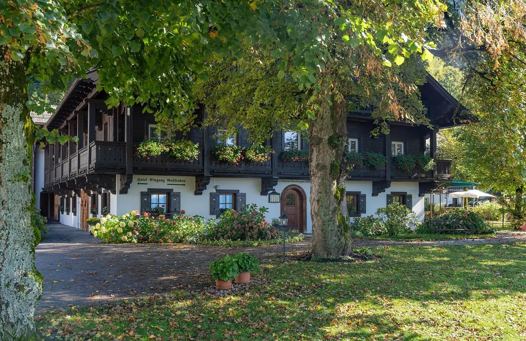 Romantik Hotel Die Gersberg Alm über Salzburg mit Outdoorpool-1