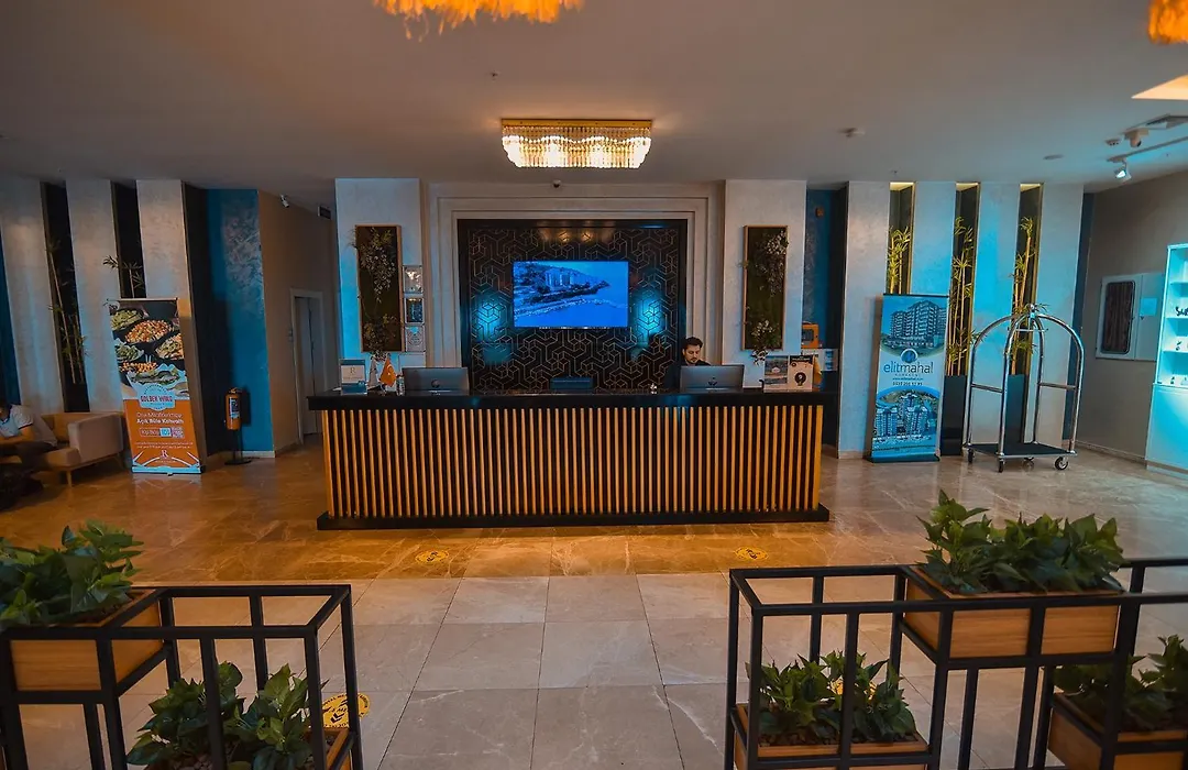 Royal Comfort Hotel-1