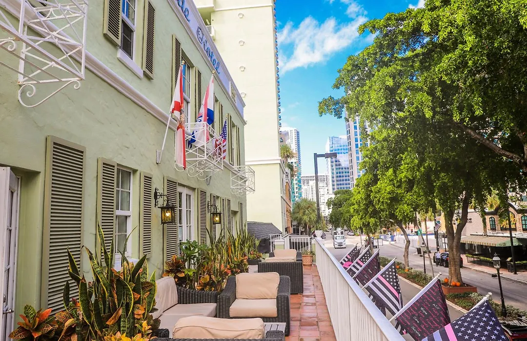 Riverside Hotel-1
