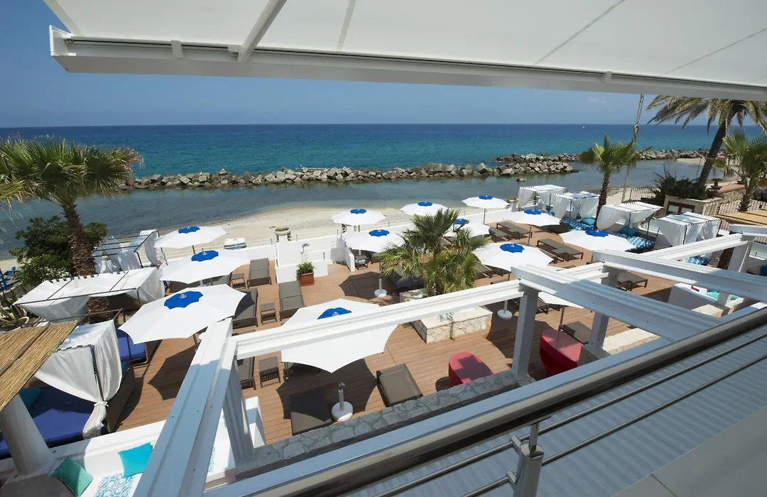 Piccolo Grand Hotel-1