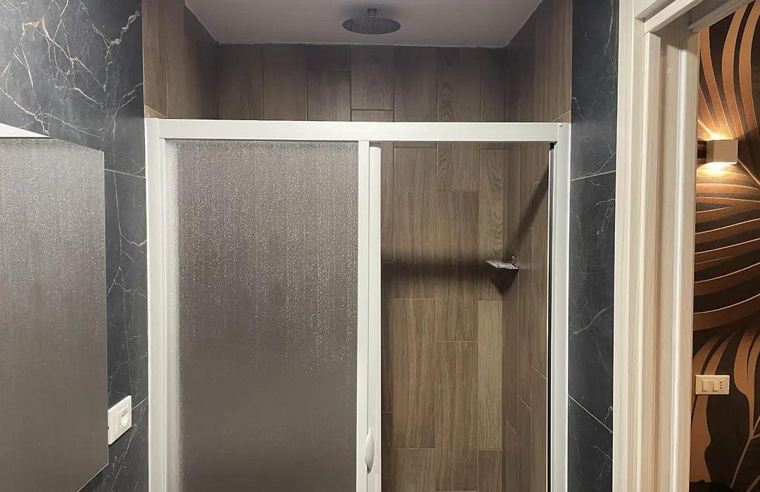 Exclusive B&B-1