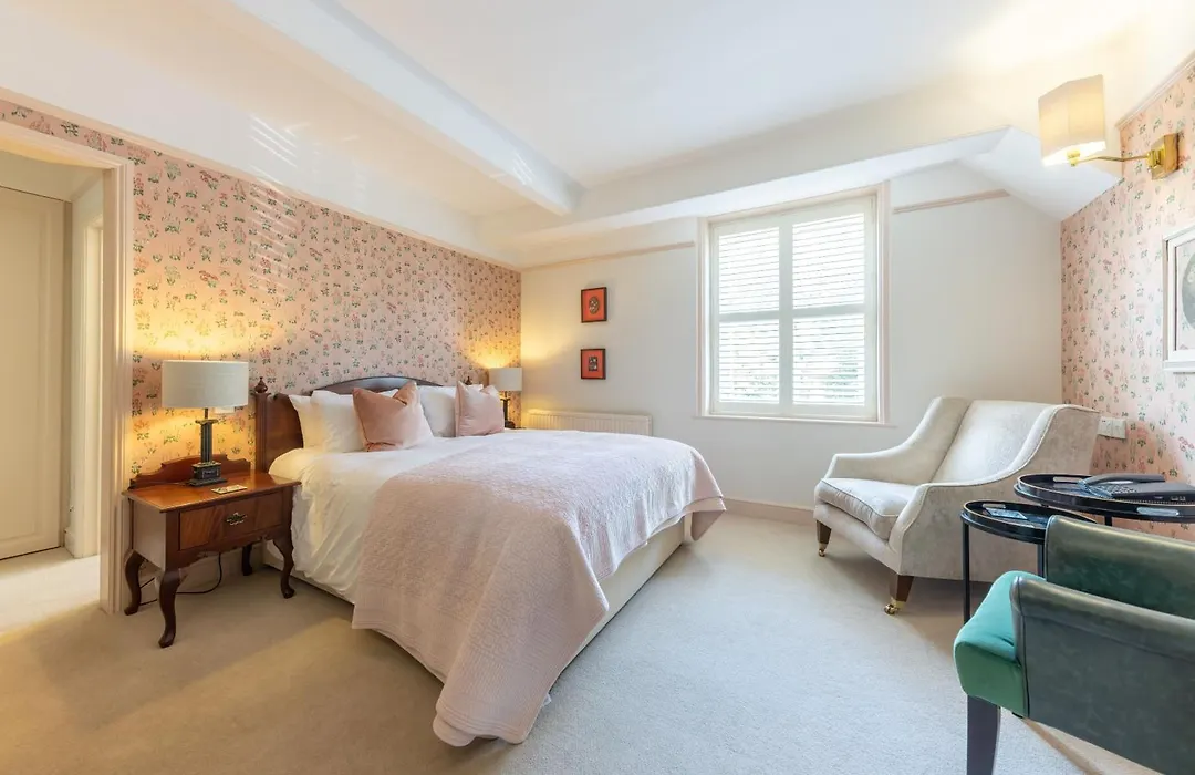 Roman Camp Inn-1