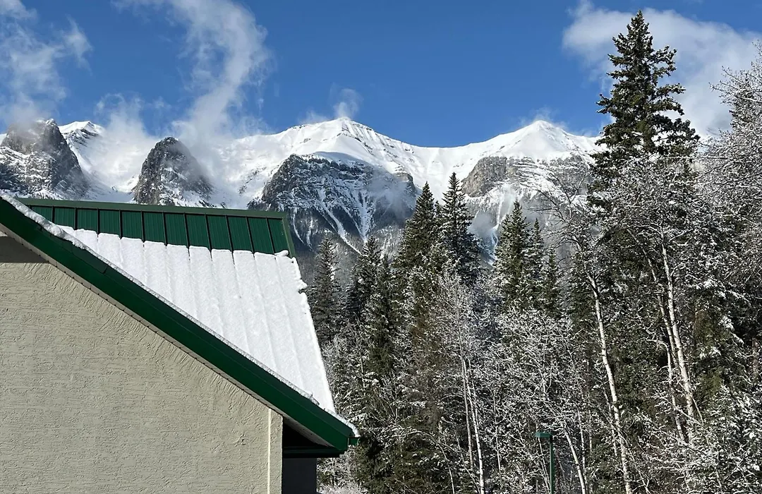 Banff Woods Lodge-1