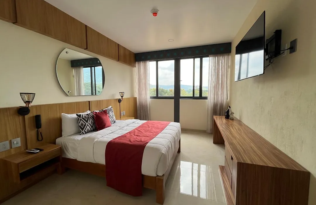 Hotel Cinco Diamantes-1