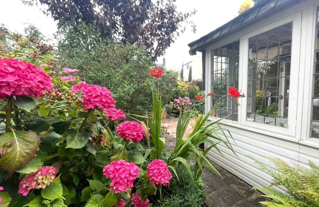 The Secret Garden Rooms-1