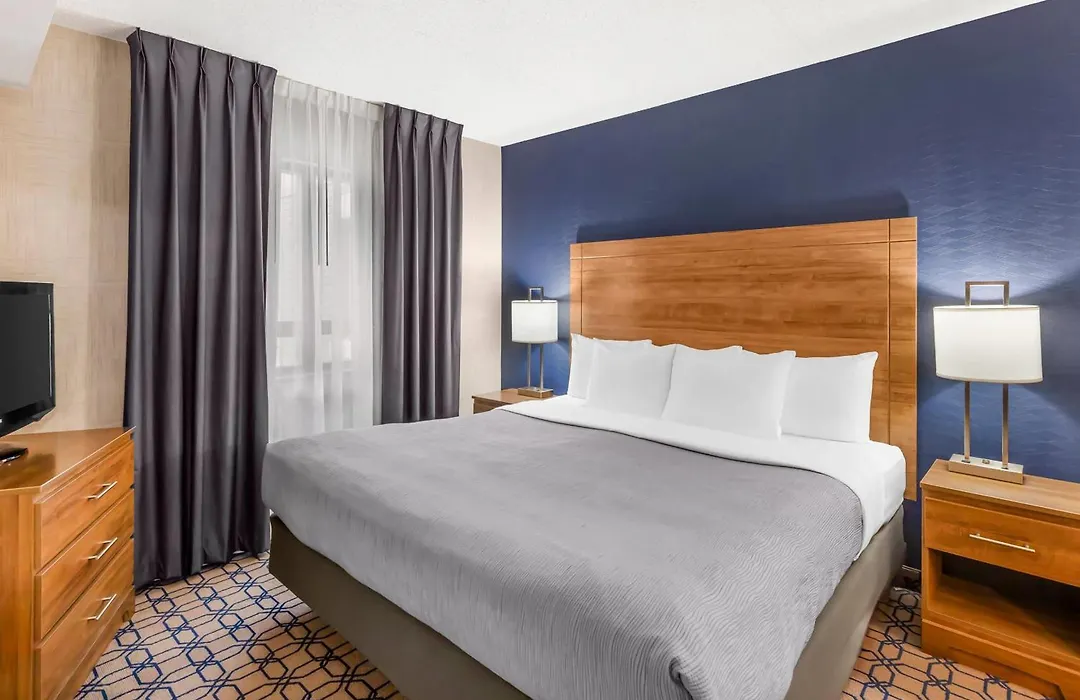 Quality Suites Whitby-1