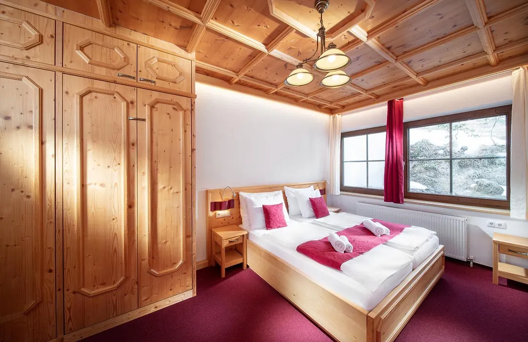 Hotel Höhlenstein-1
