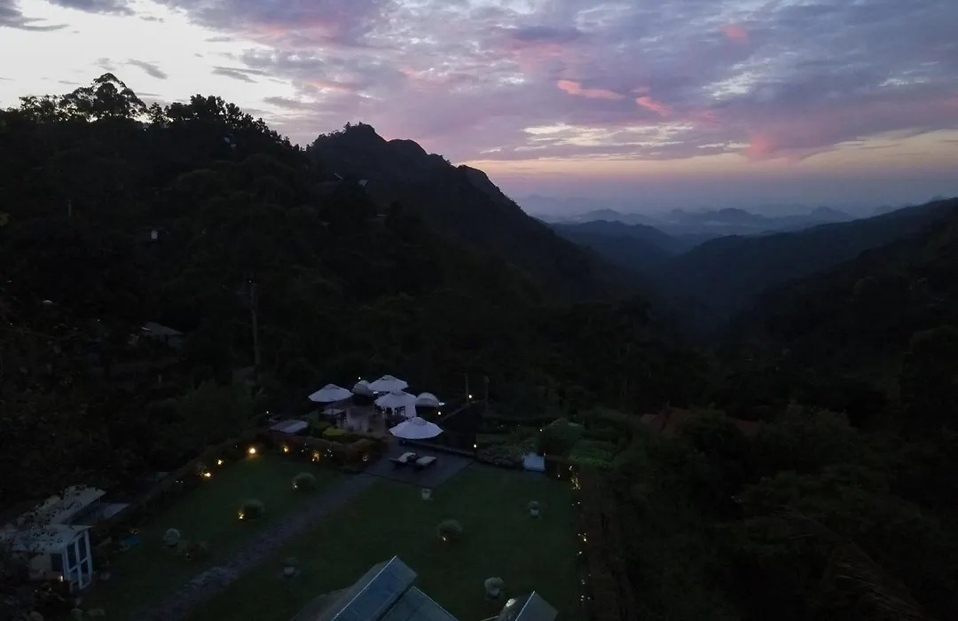 Ekho Ella - A Divine View Of Ella Gap-1