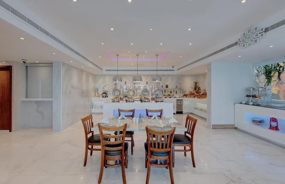 Hawthorn Suites By Wyndham Abu Dhabi City Center-1