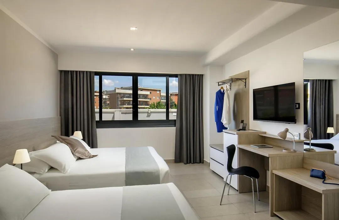 Simon Hotel Aprilia-1