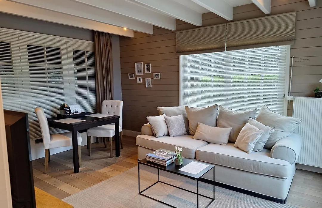 Casa-Cosi, Tourist & Business Suites & Flats With Reserved Parking And Private Terraces In Shared Garden With Seasonal Pool Included, Private Sauna Available-1