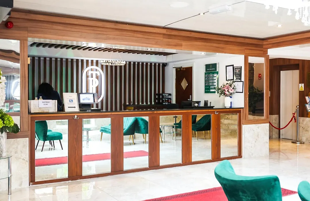 Tong Park Hotel-1
