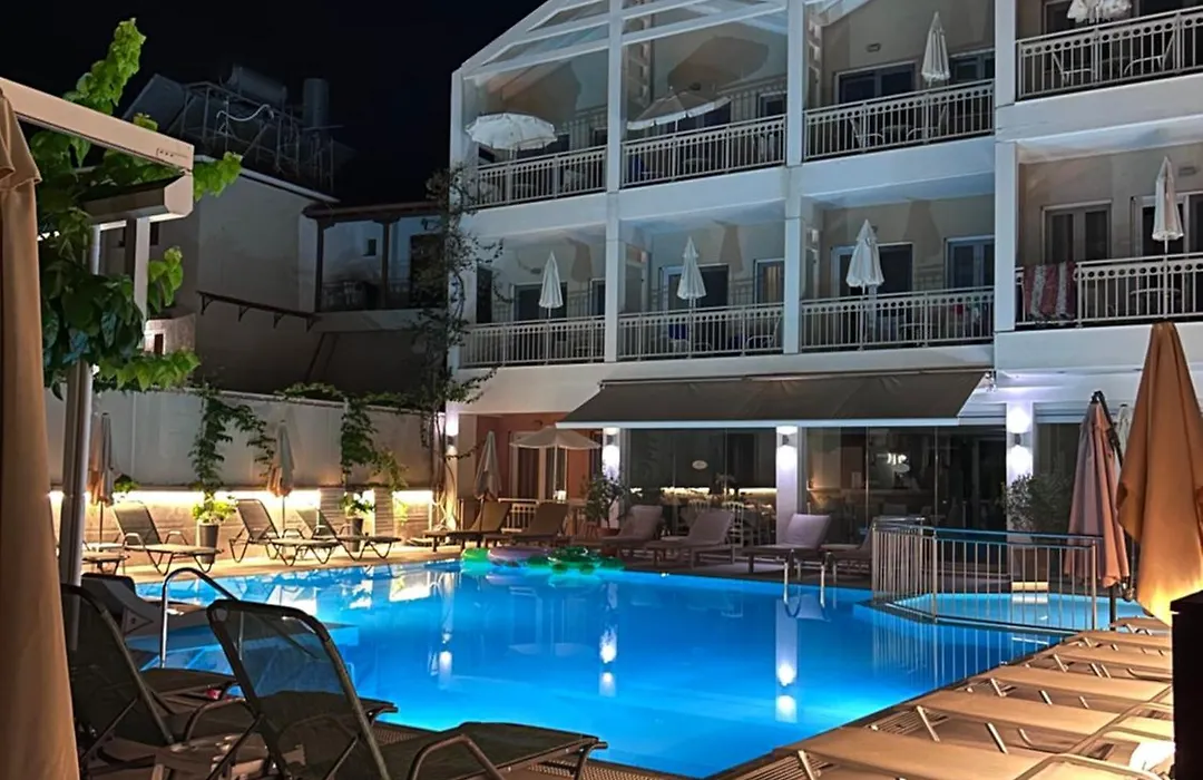 Aggelos Apartments & Deluxe Studios-1