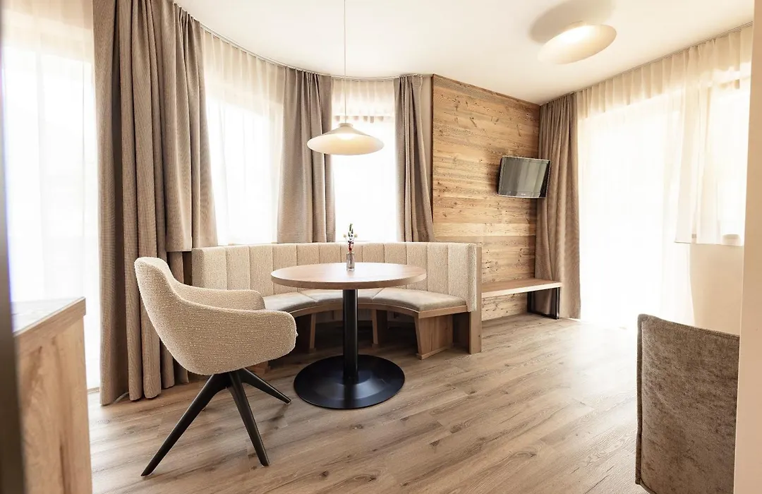 Aktiv & Vitalhotel Bergcristall-1