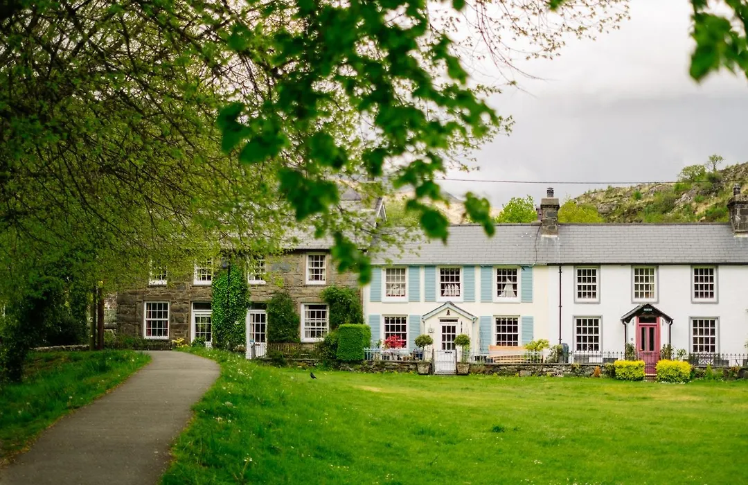 Ty Afon - River House-1