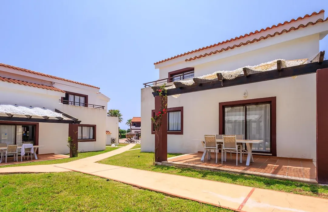 Nuramar Aparthotel-1