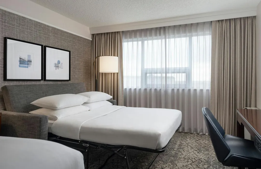 Sheraton Cavalier Calgary Hotel-1