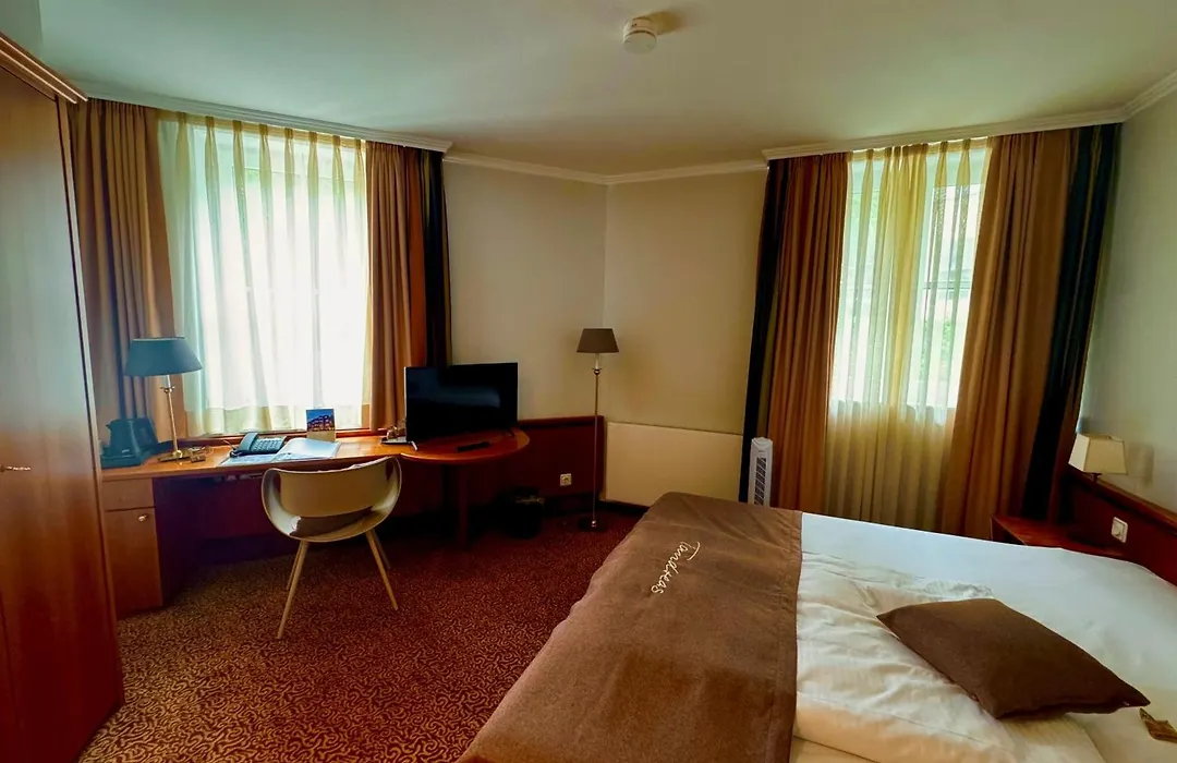 Tandreas Hotel & Restaurant-1